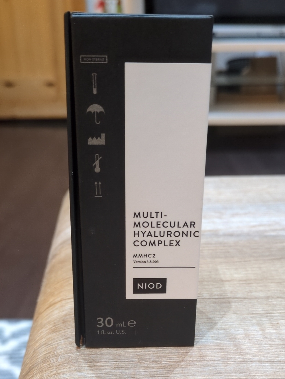 NIOD Multi-Molecular Hyaluronic Complex - Black & White Box